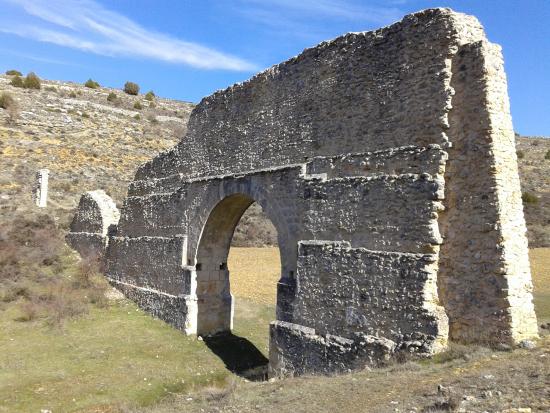 roman aqueduct of zaorejas