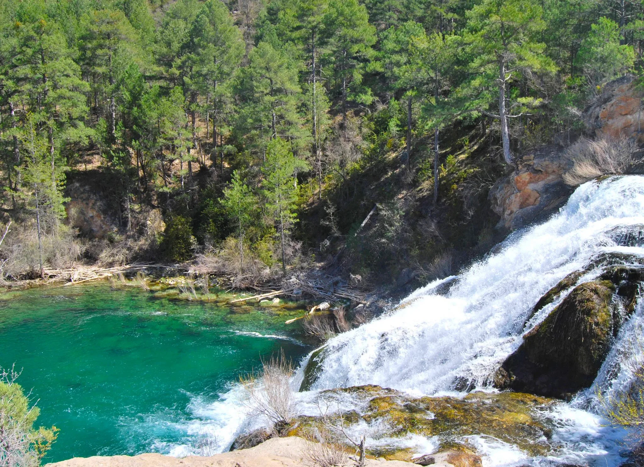 El agua: el gran tesoro del Alto Tajo 2 cascada salto scaled