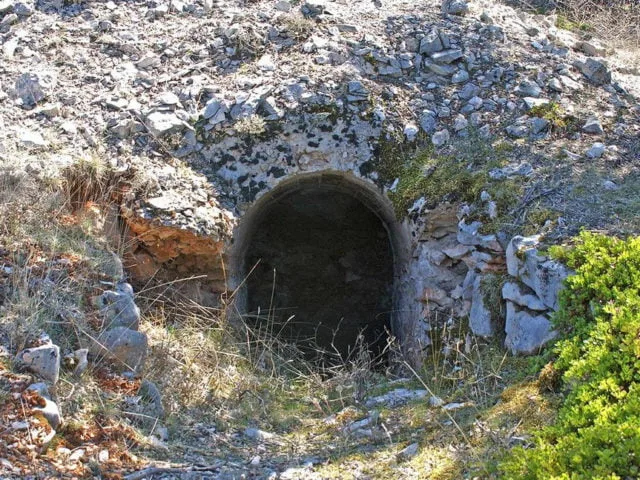 Ruta por aeródromo, refugios y ojo de la higuera